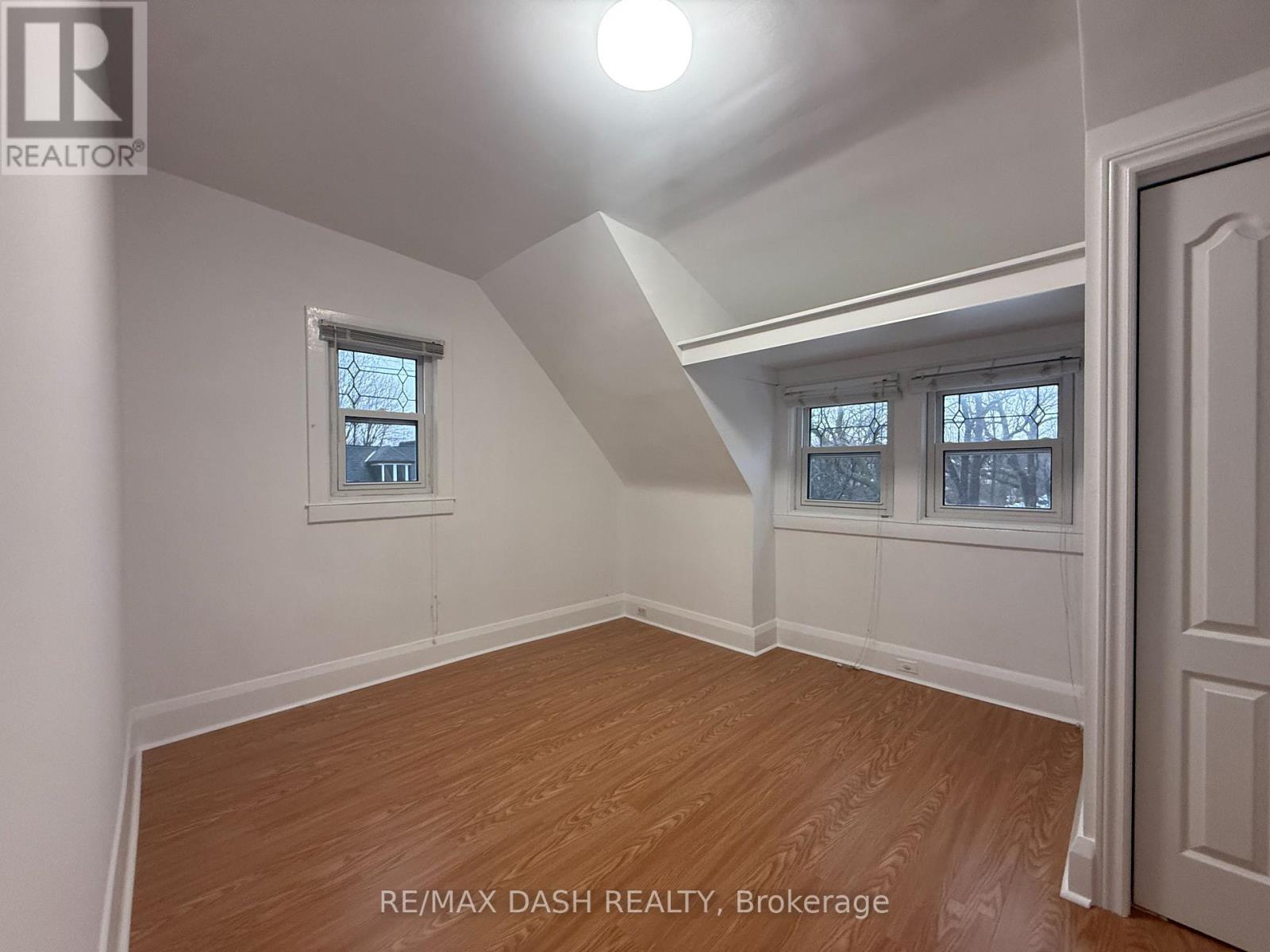 Upper - 54 Galley Avenue, Toronto, Ontario  M6R 1G8 - Photo 21 - W12674798