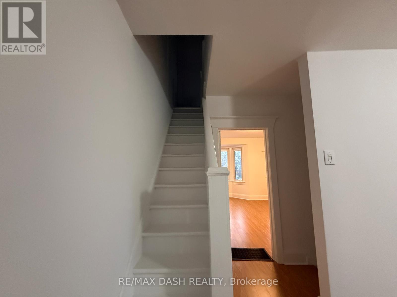 Upper - 54 Galley Avenue, Toronto, Ontario  M6R 1G8 - Photo 37 - W12674798