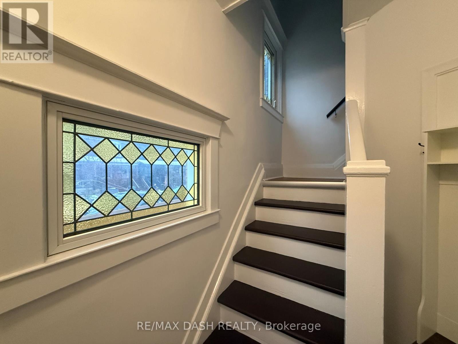 Upper - 54 Galley Avenue, Toronto, Ontario  M6R 1G8 - Photo 6 - W12674798