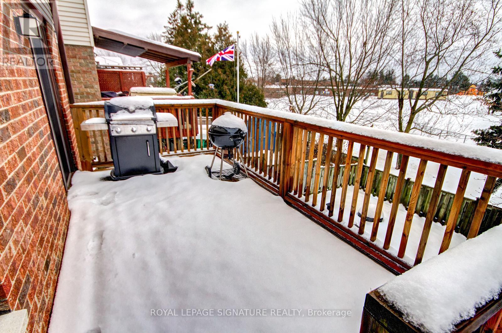 36 Rawling Crescent, Brampton, Ontario  L6Z 1N8 - Photo 7 - W12674814