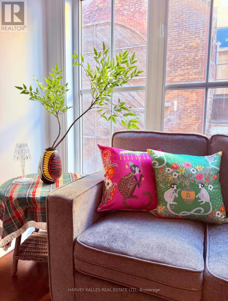 543c Parliament Street, Toronto, Ontario  M4X 1P7 - Photo 5 - C12545130