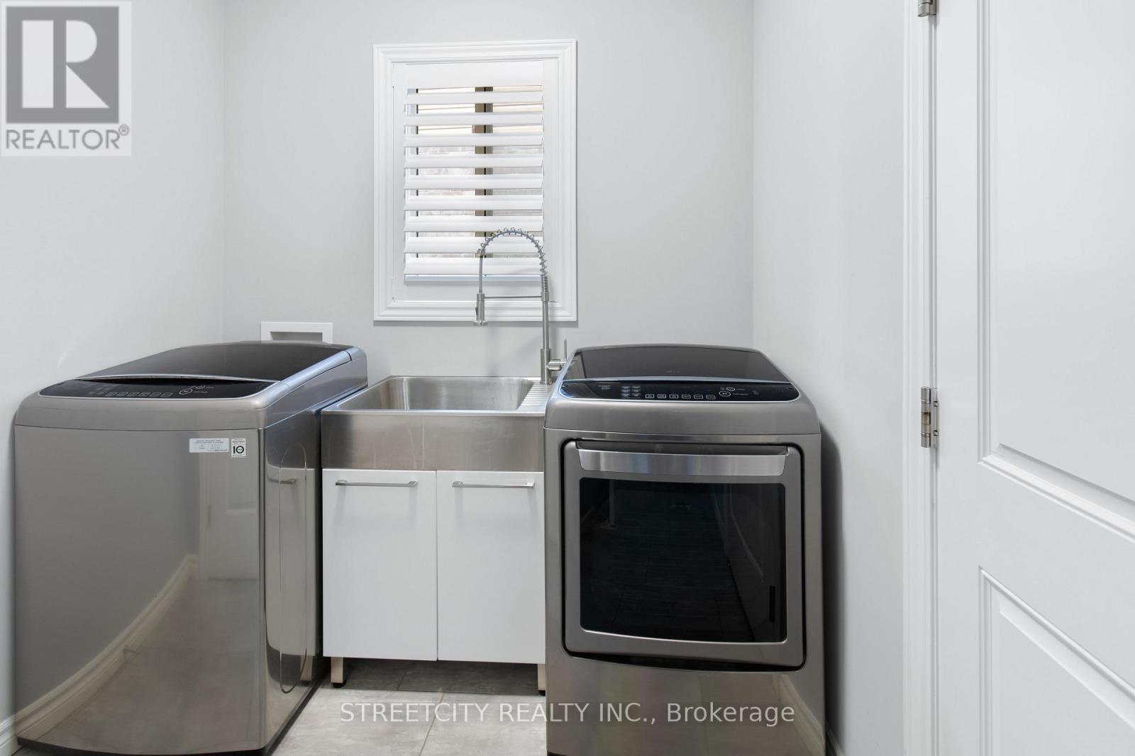 4453 Lismer Lane, London South, Ontario  N6L 0E1 - Photo 11 - X12674830