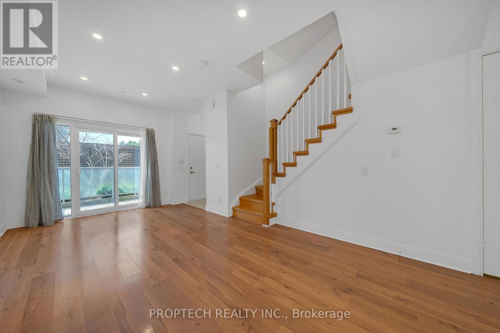 67 - 295 Village Green Square, Toronto, Ontario M1S 0L2 - Photo 3 - E12674834