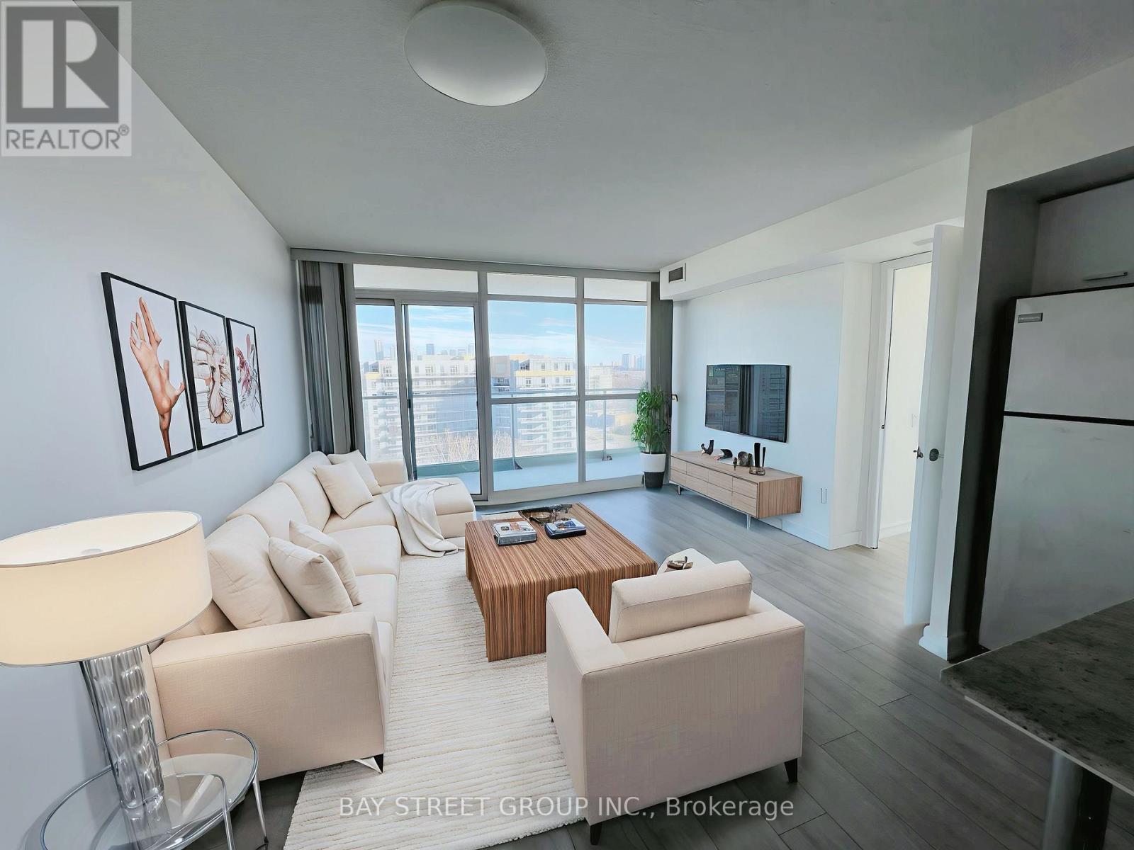 1111 - 33 Singer Court, Toronto, Ontario  M2K 0B4 - Photo 2 - C12661060