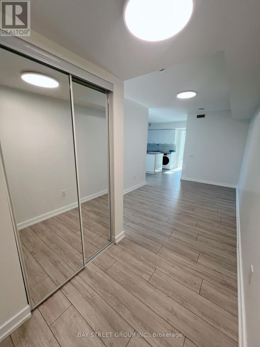 1111 - 33 Singer Court, Toronto, Ontario  M2K 0B4 - Photo 5 - C12661060