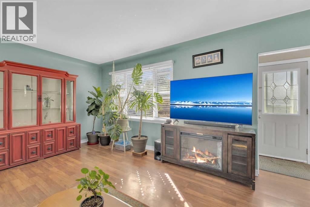 5006 55 Avenue, Ponoka, Alberta  T4J 1H3 - Photo 9 - A2258795