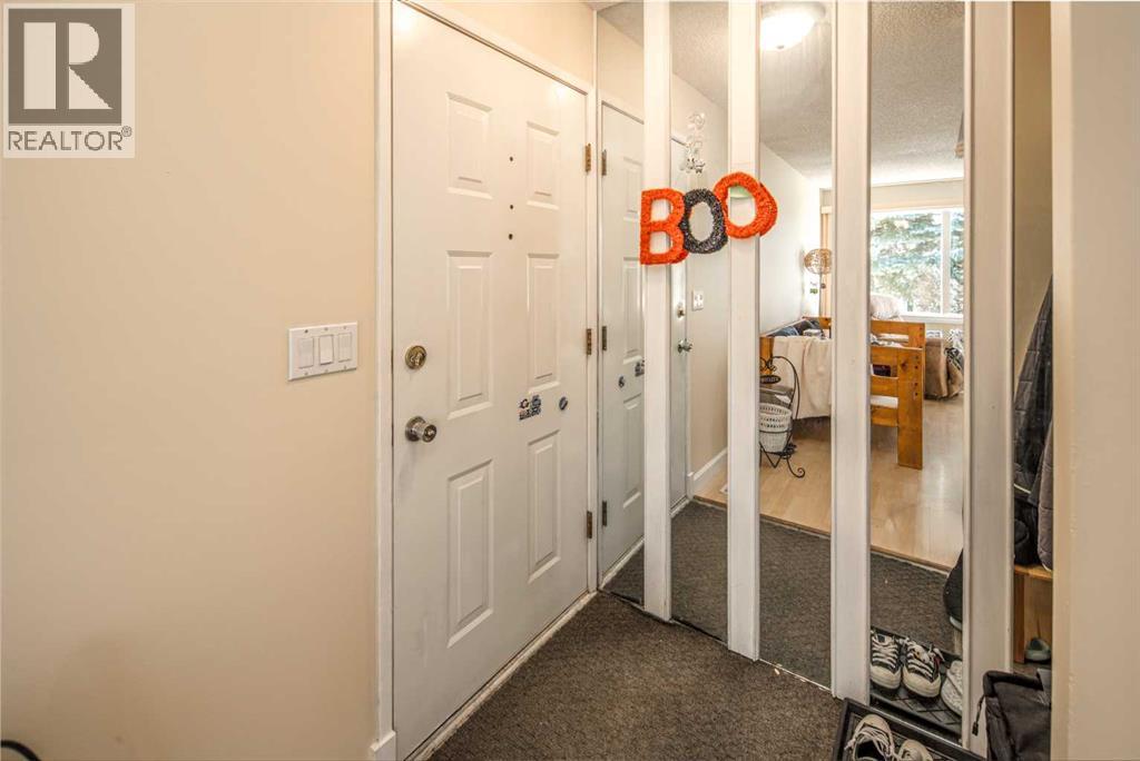 112 Shawmeadows Crescent Sw, Calgary, Alberta  T2Y 1A9 - Photo 18 - A2267684