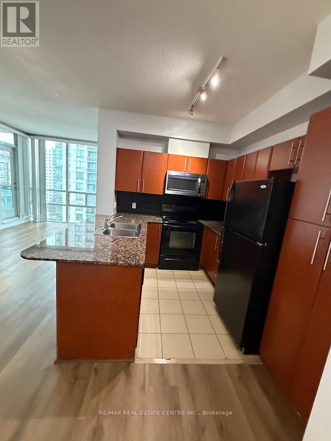 1002 - 3515 Kariya Dr Drive, Mississauga, Ontario  L5B 0C1 - Photo 2 - W12637656