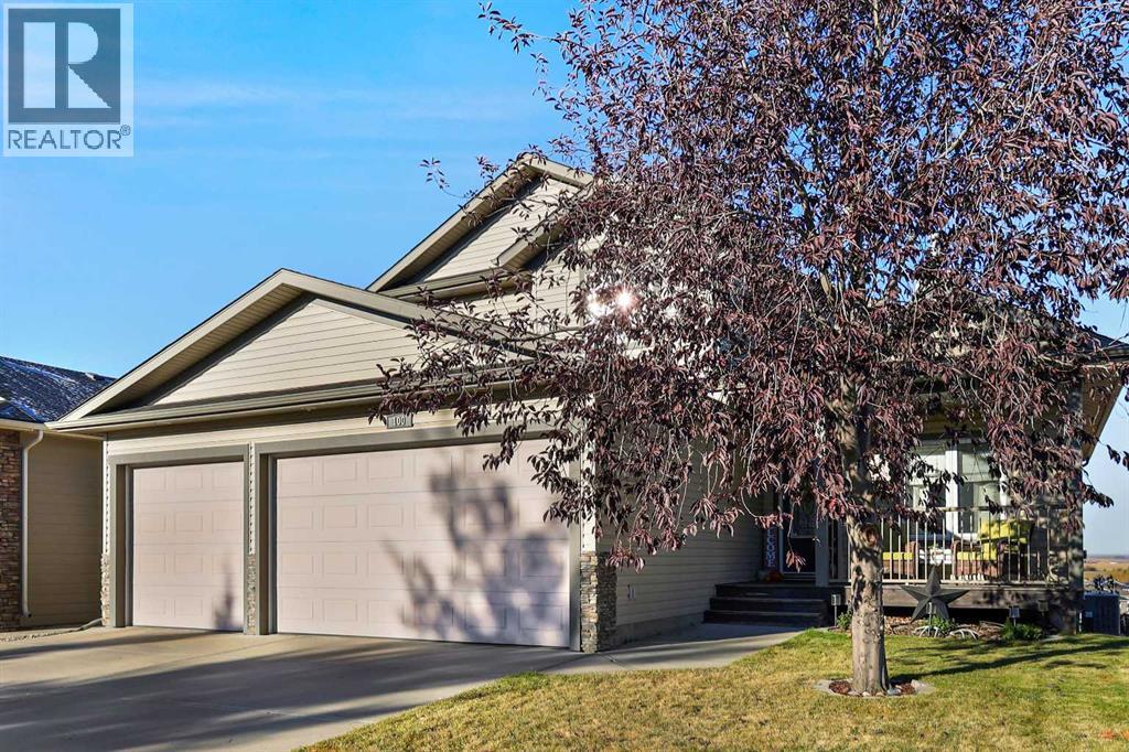 100 Hillcrest Boulevard, Strathmore, Alberta  T1P 0A4 - Photo 2 - A2271757