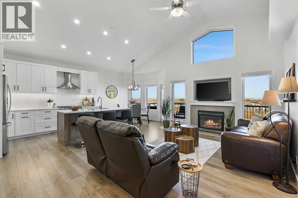 100 Hillcrest Boulevard, Strathmore, Alberta  T1P 0A4 - Photo 6 - A2271757