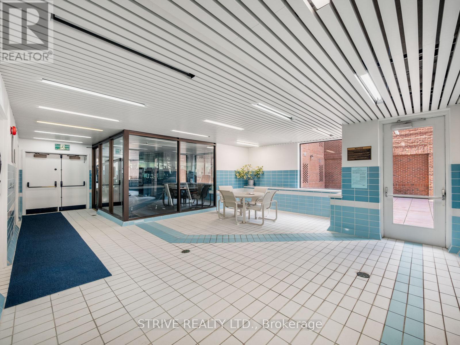 610 - 100 Lakeshore Road E, Oakville, Ontario  L6J 6M9 - Photo 33 - W12674854