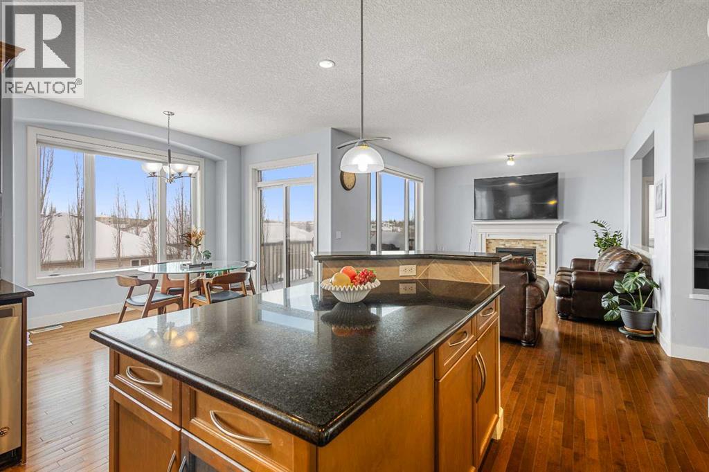 86 Royal Ridge Mount Nw, Calgary, Alberta  T3G 5Z3 - Photo 13 - A2273055