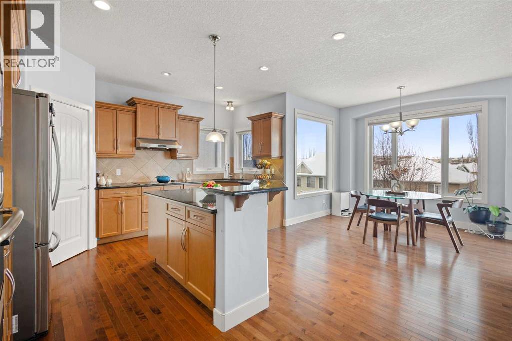 86 Royal Ridge Mount Nw, Calgary, Alberta  T3G 5Z3 - Photo 10 - A2273055