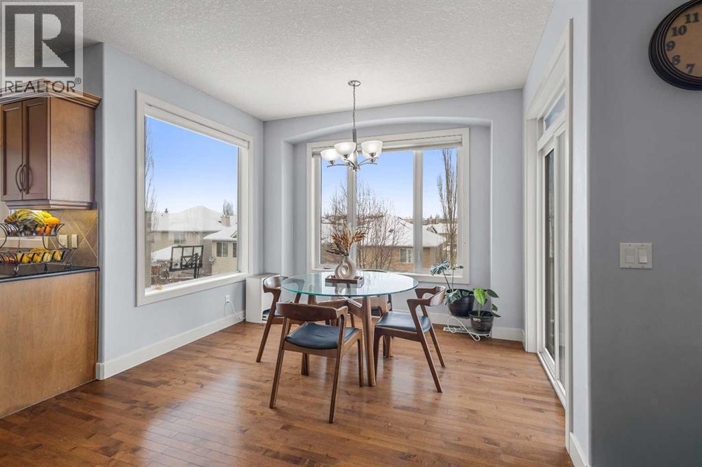 86 Royal Ridge Mount Nw, Calgary, Alberta  T3G 5Z3 - Photo 15 - A2273055