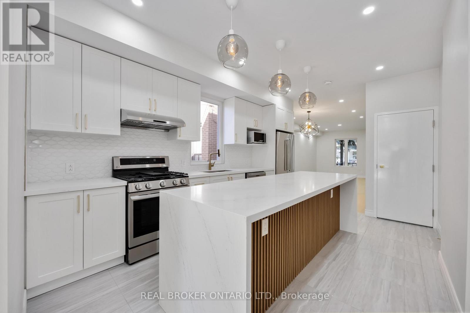 806 Gladstone Avenue, Toronto, Ontario  M6H 3J6 - Photo 16 - W12674860