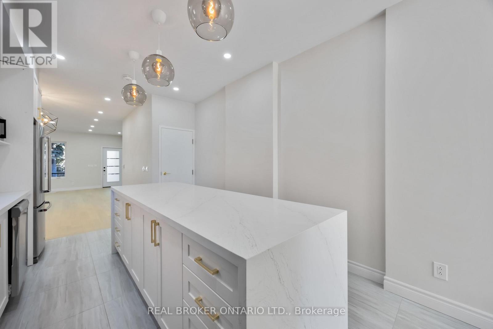 806 Gladstone Avenue, Toronto, Ontario  M6H 3J6 - Photo 19 - W12674860