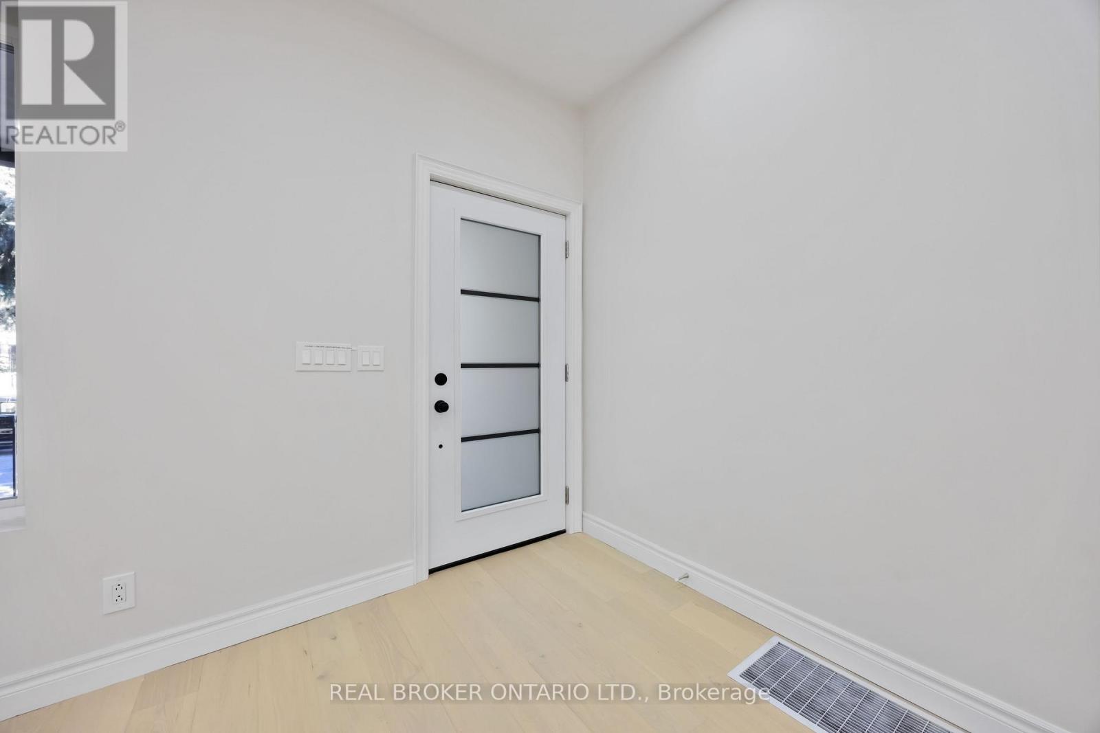 806 Gladstone Avenue, Toronto, Ontario  M6H 3J6 - Photo 7 - W12674860