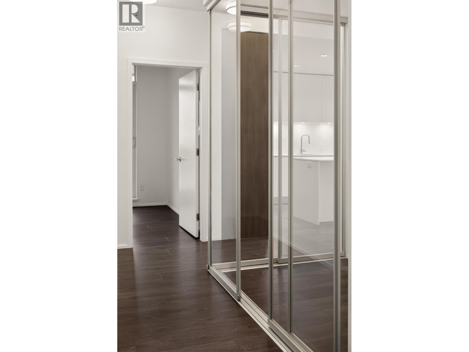 4806 1955 Alpha Way, Burnaby, British Columbia  V5C 0K9 - Photo 6 - R3069306