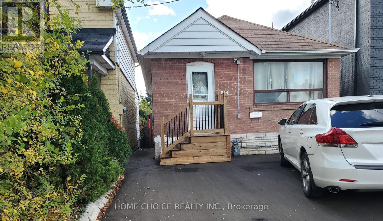 27 Lambton Avenue, Toronto, Ontario  M6N 2S2 - Photo 3 - W12672476