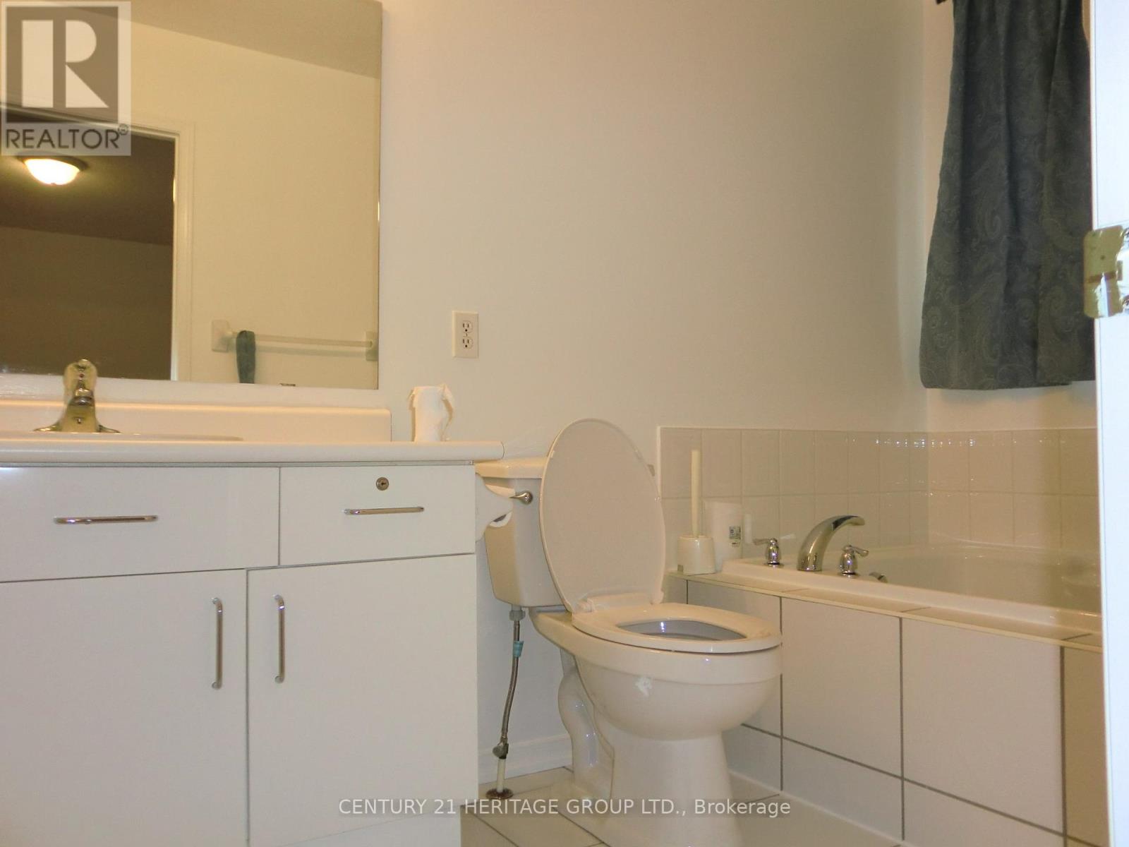 32 Leitch Avenue, Toronto, Ontario  M3J 3P2 - Photo 13 - W12674882