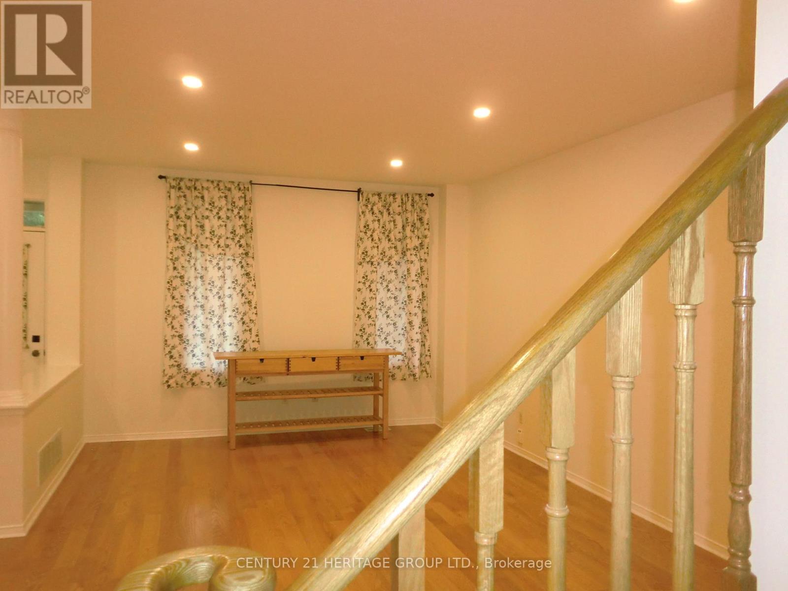 32 Leitch Avenue, Toronto, Ontario  M3J 3P2 - Photo 3 - W12674882