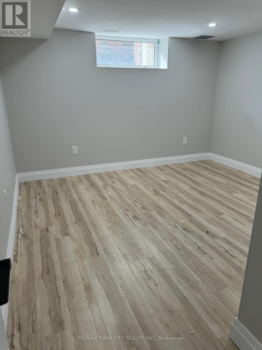 Lower - 266 Dalhousie Street, Brantford, Ontario  N3S 3V2 - Photo 5 - X12674886