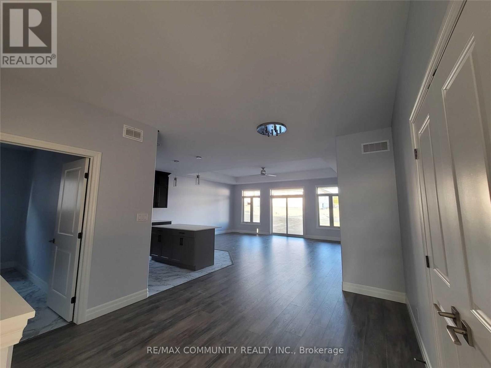 103 Northumberland Boulevard, Quinte West, Ontario  K8V 6W2 - Photo 4 - X12666276