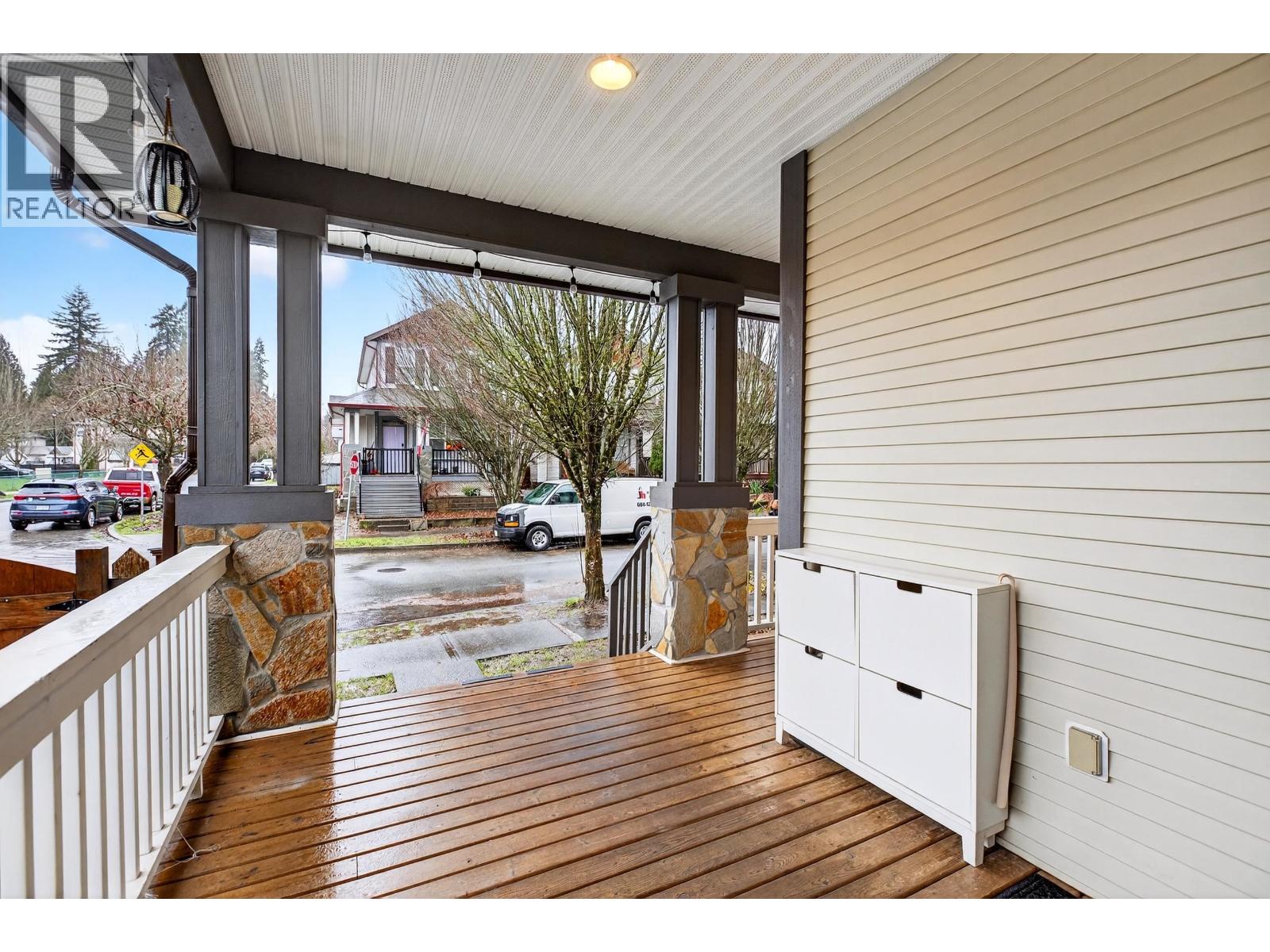 24304 102a Avenue, Maple Ridge, British Columbia  V2W 1X9 - Photo 3 - R3076973