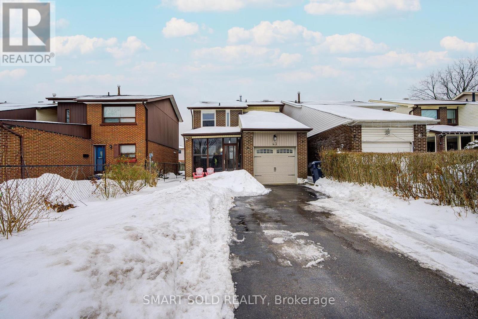 43 MAMMOTH HALL TRAIL, Toronto, Ontario
