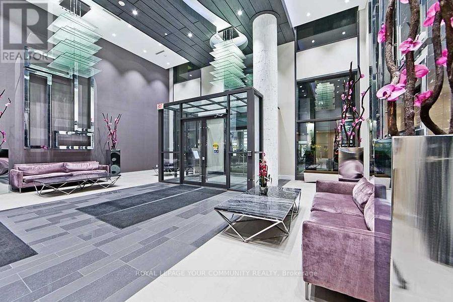 2206 - 9201 Yonge Street, Richmond Hill, Ontario  L4C 6Z2 - Photo 2 - N12674910