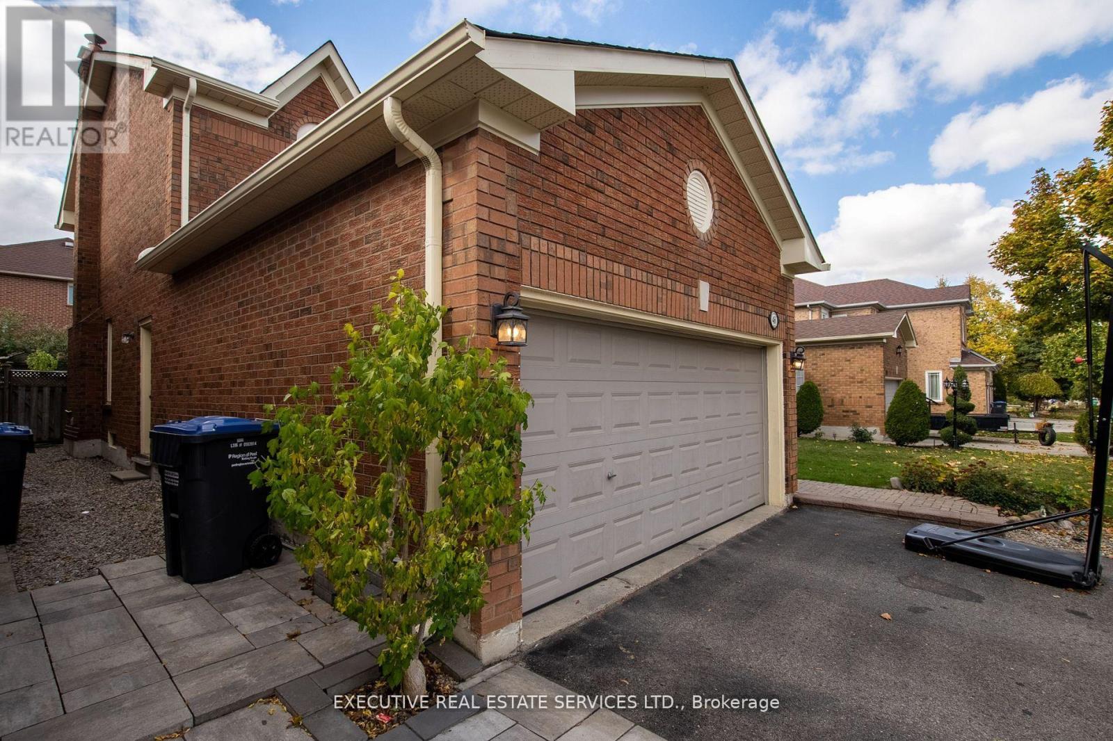 48 Eagleridge Drive, Brampton, Ontario  L6R 1E9 - Photo 13 - W12674900