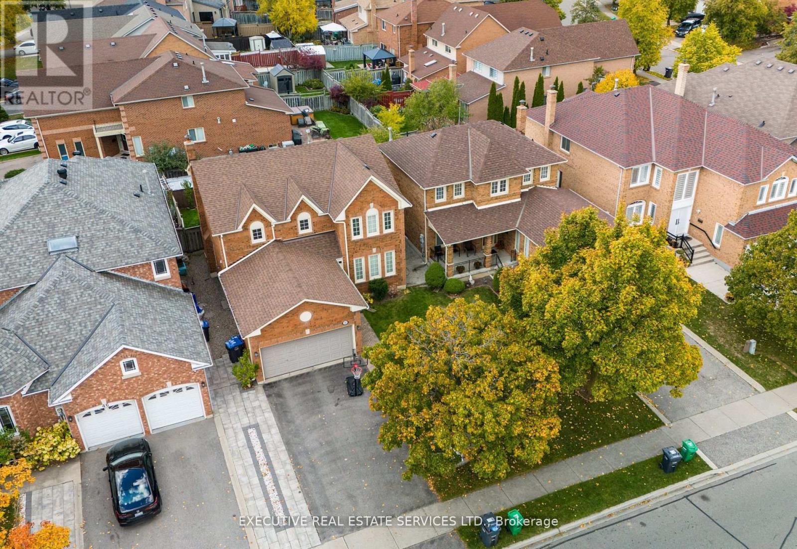 48 Eagleridge Drive, Brampton, Ontario  L6R 1E9 - Photo 3 - W12674900