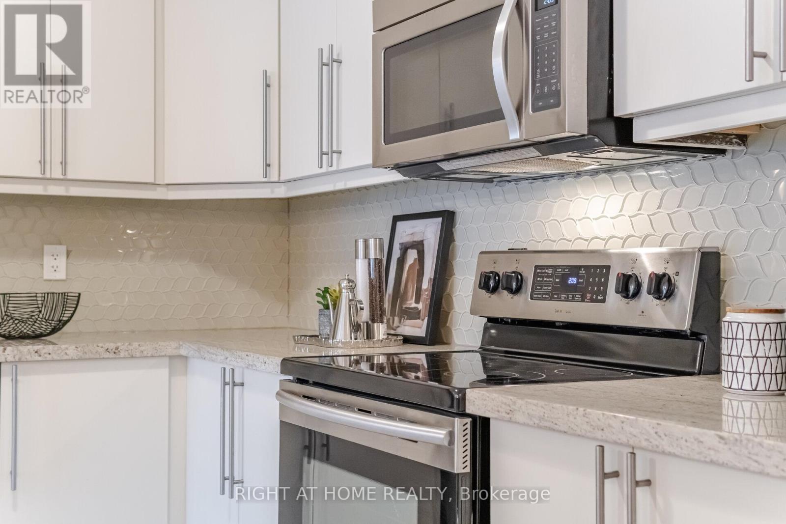 231 Septimus Heights, Milton, Ontario  L9T 8N7 - Photo 13 - W12674902