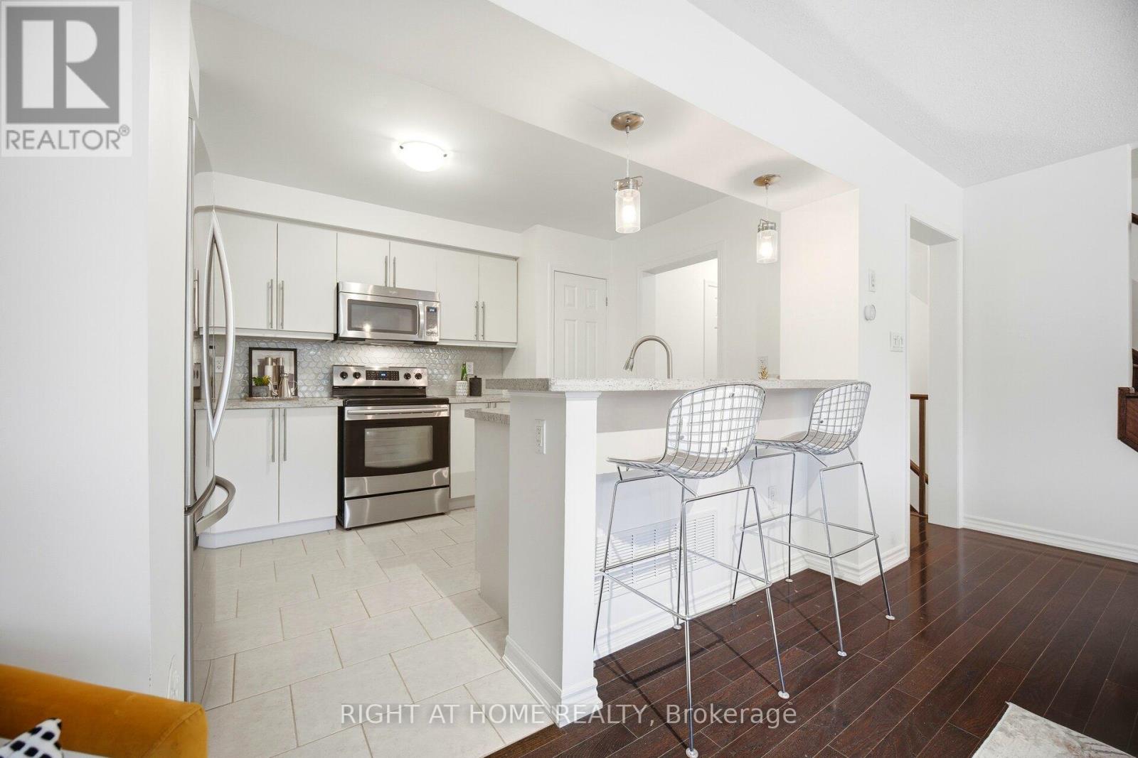 231 Septimus Heights, Milton, Ontario  L9T 8N7 - Photo 18 - W12674902