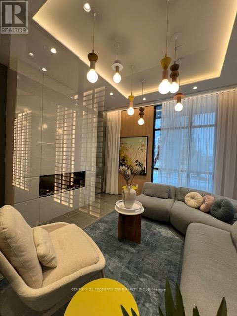 D707 - 720 Whitlock Avenue, Milton, Ontario  L9E 2B5 - Photo 4 - W12674904