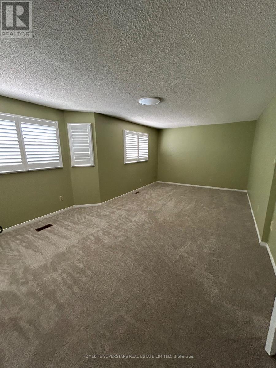 165 Havelock Drive, Brampton, Ontario  L6W 4G4 - Photo 5 - W12674908