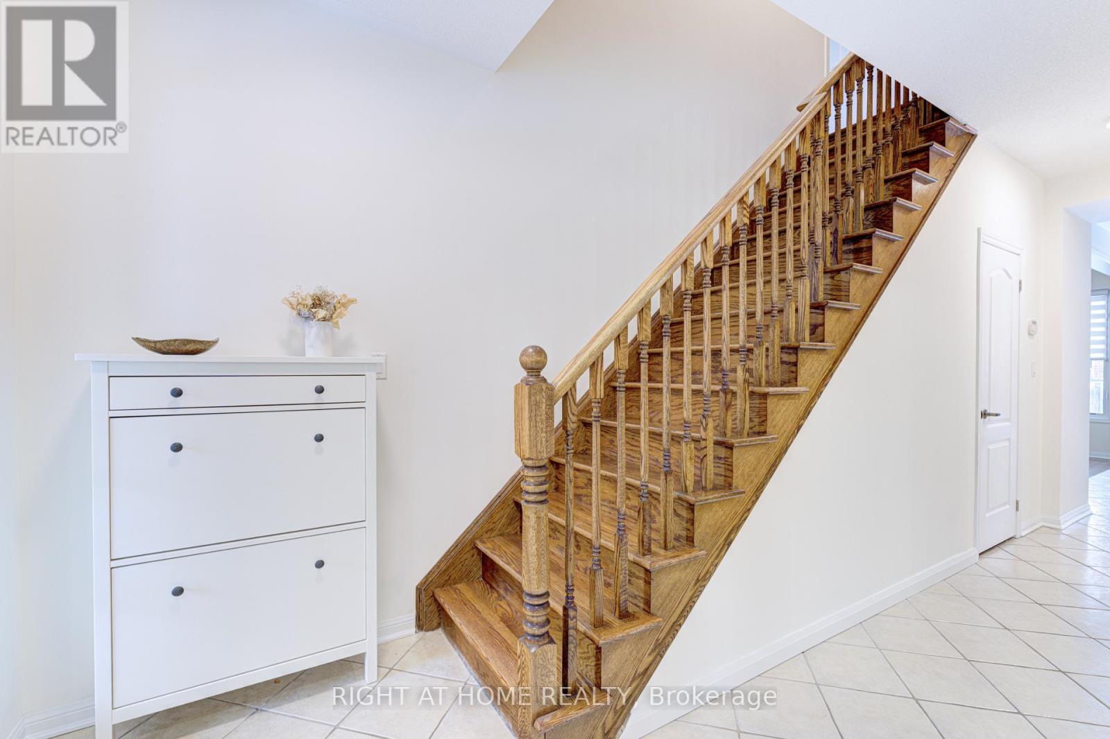 796 Rayner Court, Milton, Ontario  L9T 0N8 - Photo 11 - W12674930