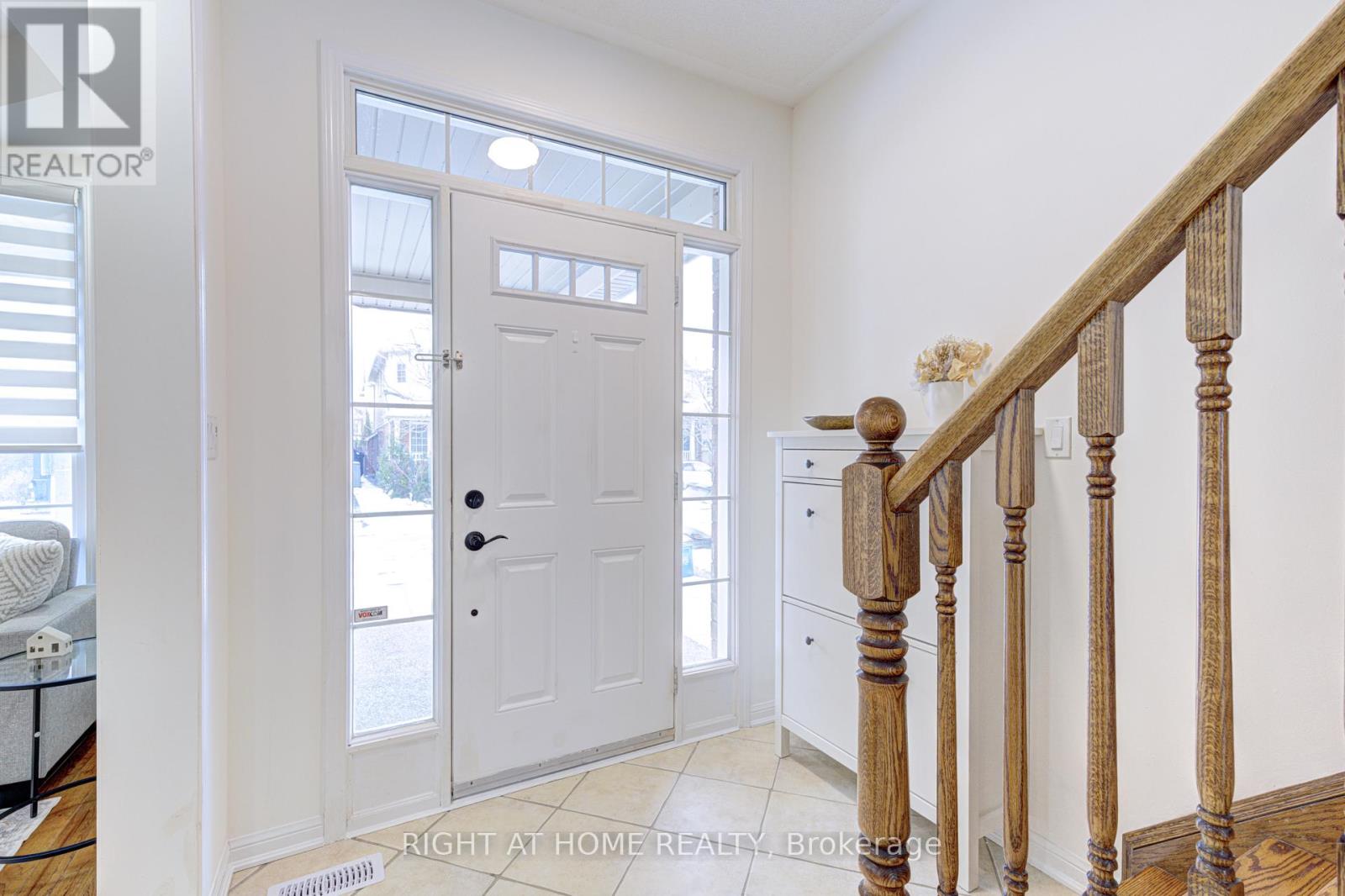 796 Rayner Court, Milton, Ontario  L9T 0N8 - Photo 4 - W12674930