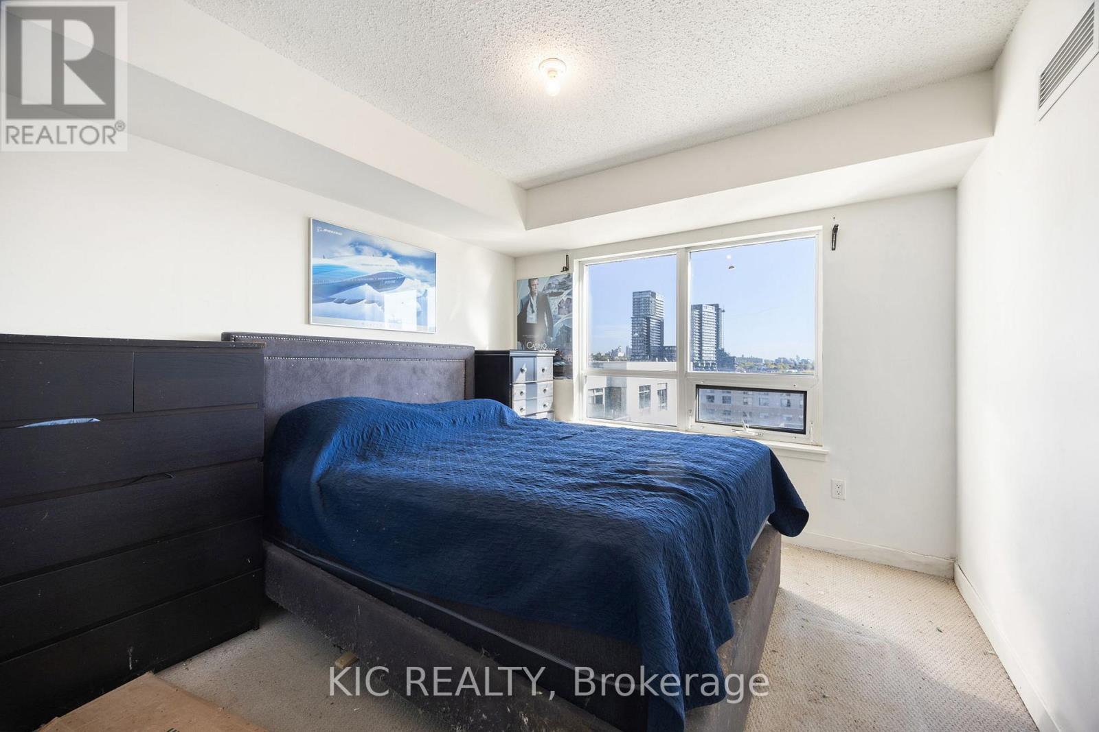 901 - 812 Lansdowne Avenue, Toronto, Ontario  M6H 4K5 - Photo 10 - W12674938