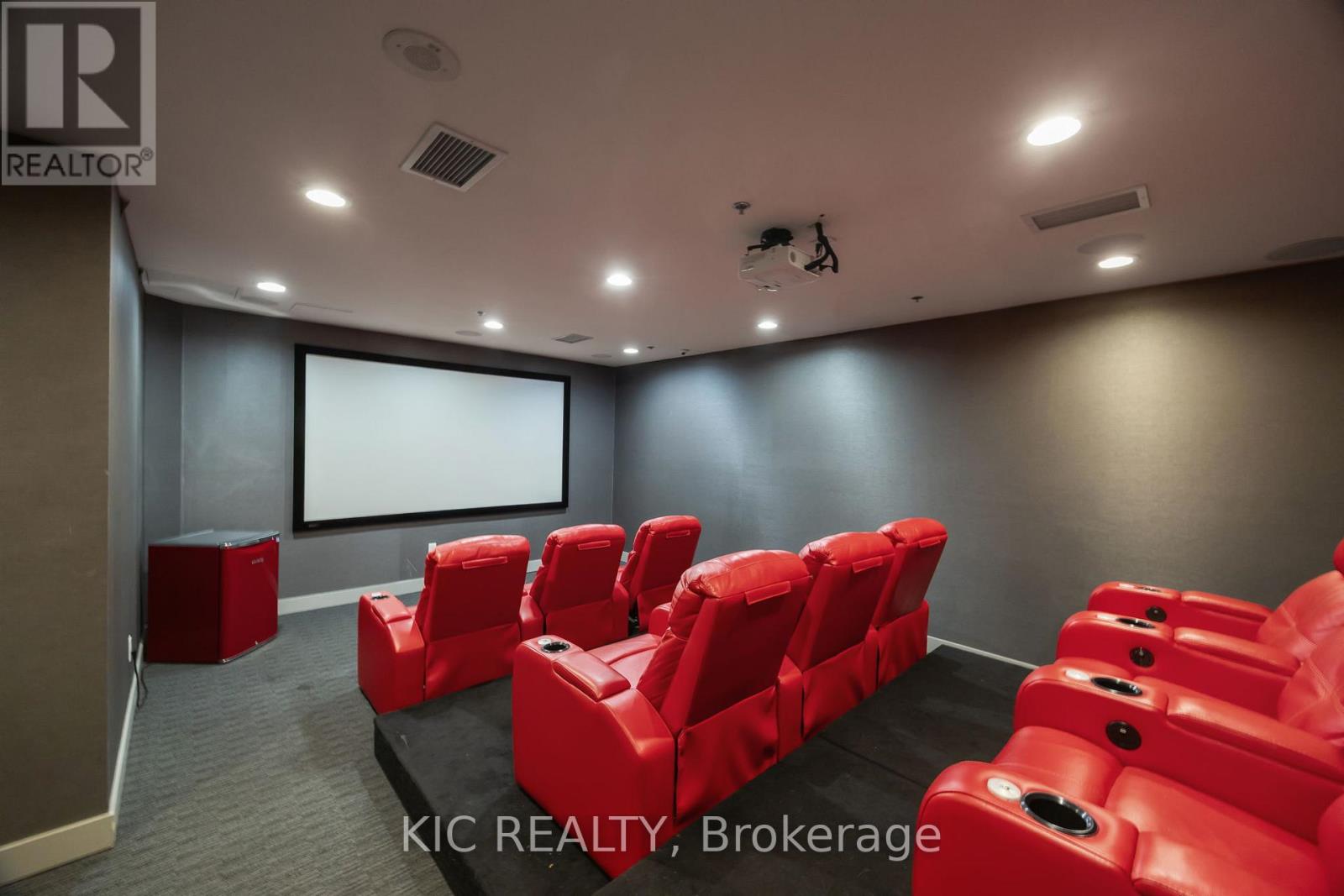 901 - 812 Lansdowne Avenue, Toronto, Ontario  M6H 4K5 - Photo 14 - W12674938