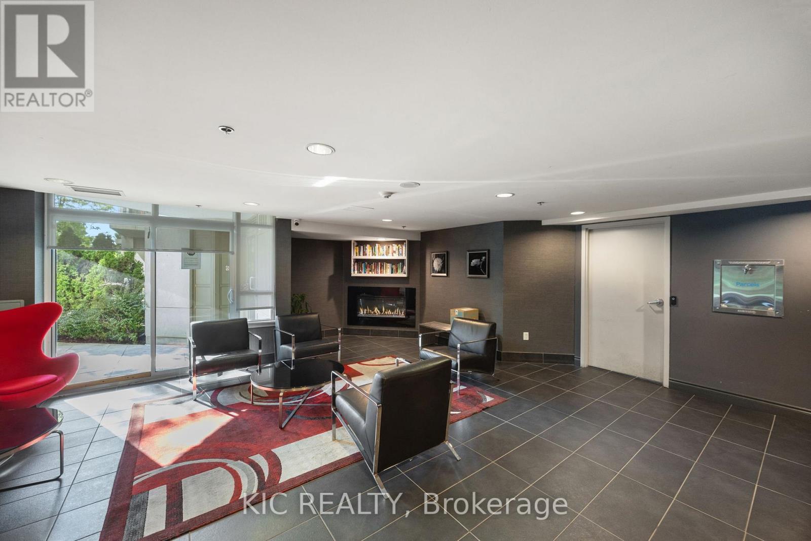 901 - 812 Lansdowne Avenue, Toronto, Ontario  M6H 4K5 - Photo 15 - W12674938