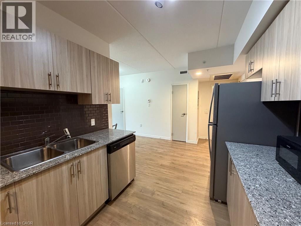 275 Larch Street Unit# B112, Waterloo, Ontario  N2L 3R2 - Photo 11 - 40796972