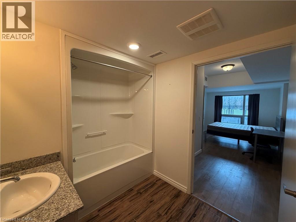 275 Larch Street Unit# B112, Waterloo, Ontario  N2L 3R2 - Photo 26 - 40796972
