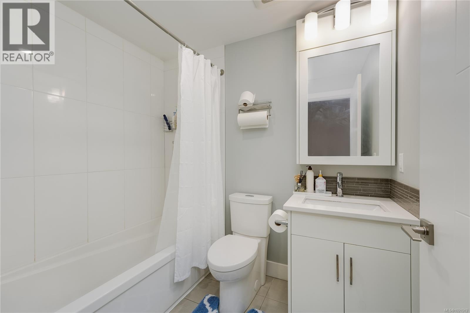 7 4355 Viewmont Ave, Saanich, British Columbia  V8Z 5K8 - Photo 15 - 1021312