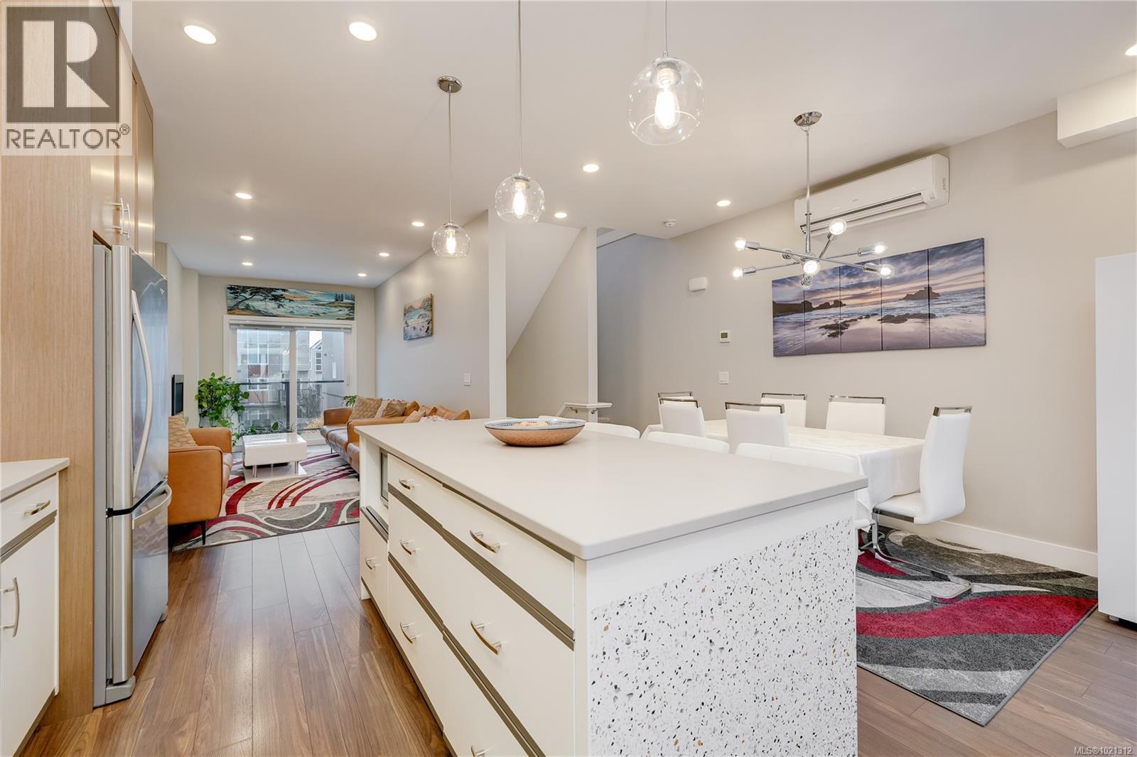 7 4355 Viewmont Ave, Saanich, British Columbia  V8Z 5K8 - Photo 10 - 1021312