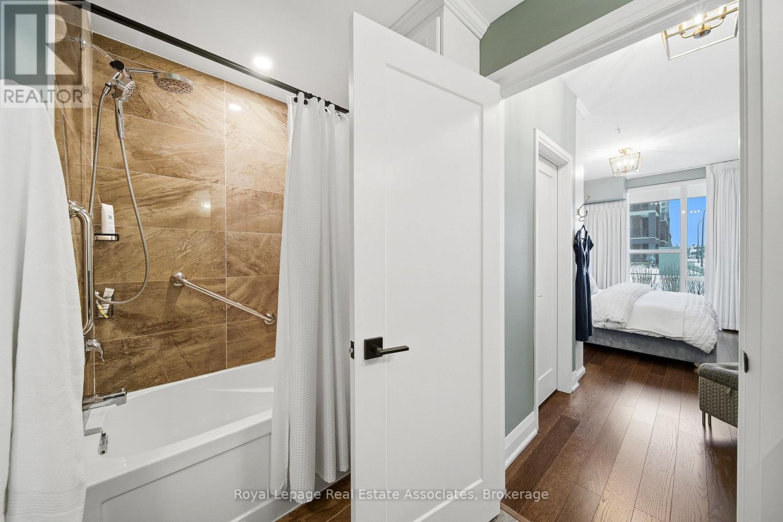 112 - 16 Concord Place, Grimsby, Ontario  L3M 0J1 - Photo 14 - X12674918