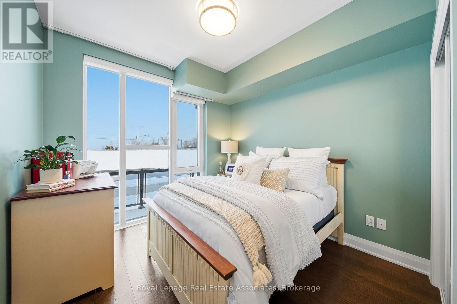 112 - 16 Concord Place, Grimsby, Ontario  L3M 0J1 - Photo 15 - X12674918