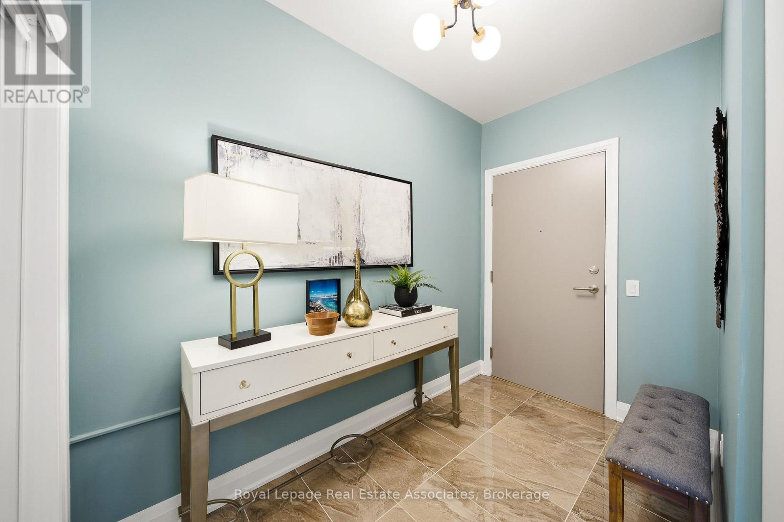 112 - 16 Concord Place, Grimsby, Ontario  L3M 0J1 - Photo 2 - X12674918