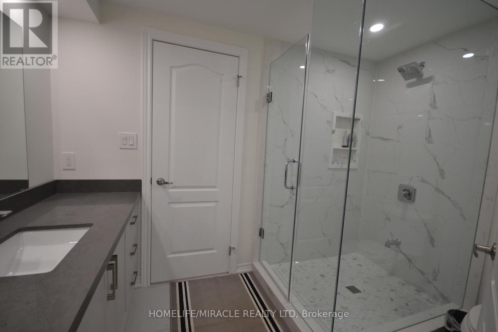 28 Sutcliffe Drive, Whitby, Ontario  L1R 0R2 - Photo 10 - E12671194