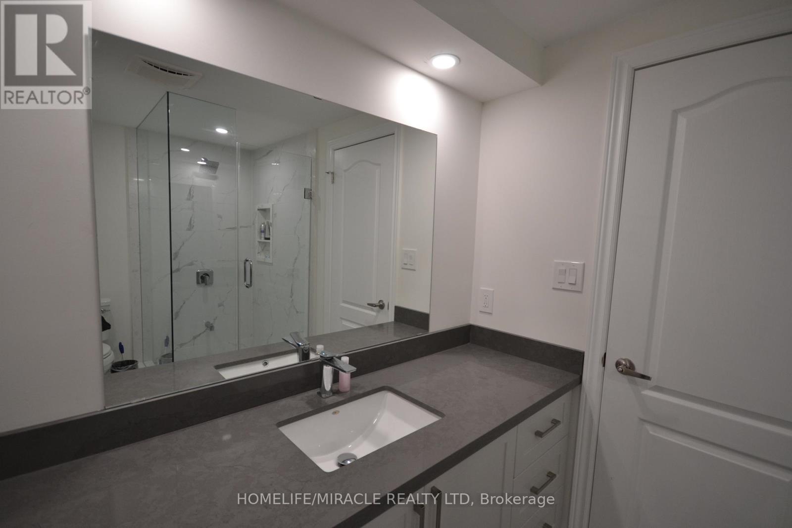 28 Sutcliffe Drive, Whitby, Ontario  L1R 0R2 - Photo 11 - E12671194